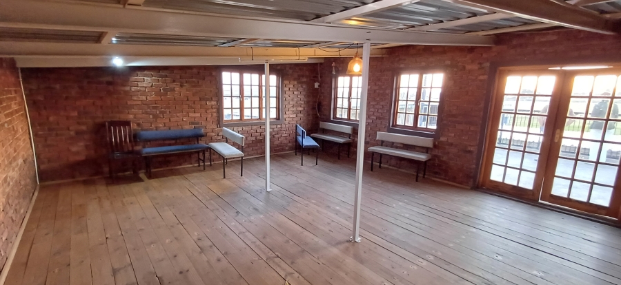 7 Bedroom Property for Sale in Harpington A H North West